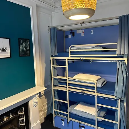 Smart Hyde Park Hostel *
