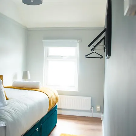West London Hideaway - Free Parking! Holiday home Ealing