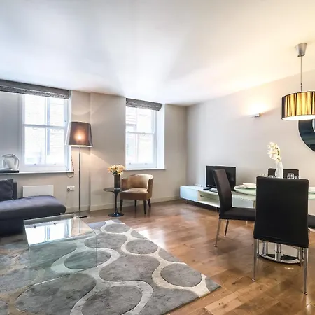 Hotel apartamentowy Servised On Artillery Lane 4*