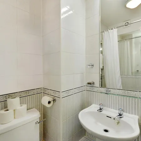 Chiltern Street Serviced By Globe Apartment *