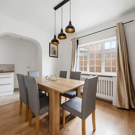 Charming In Hampstead Heath