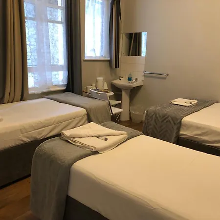 Bed & Breakfast The Crystal 2*