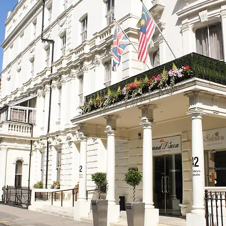 Grand Plaza Serviced Aparthotel 4*