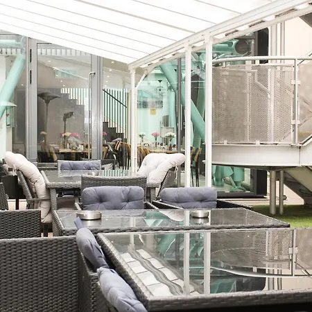 Grand Plaza Serviced Hotel apartamentowy