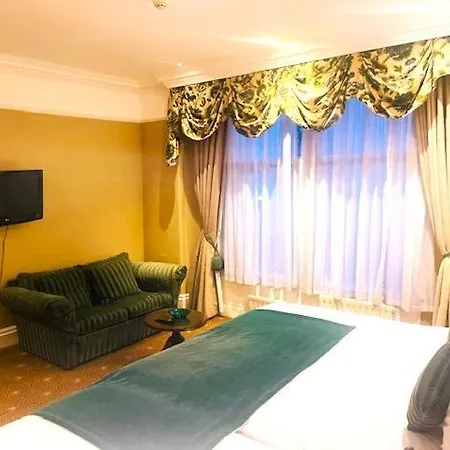 The Colonnade 4* Londyn