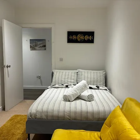 Double With Shares Bathroom London