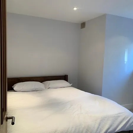Cosy Spacious Master Room.