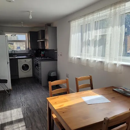 Lovely 2-bed Fully Refurbished House In * London