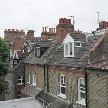Modern Flat & Balcony In Historic West Kensington * London