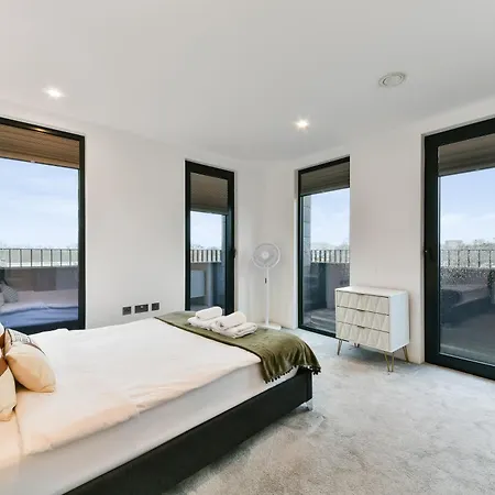 The Vale - Luxury * London