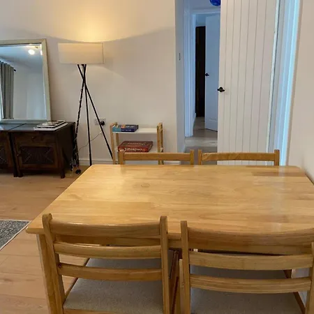 Apartment Spacious - 3 Double Beds - Wi-fi - Northwood - Free Parking