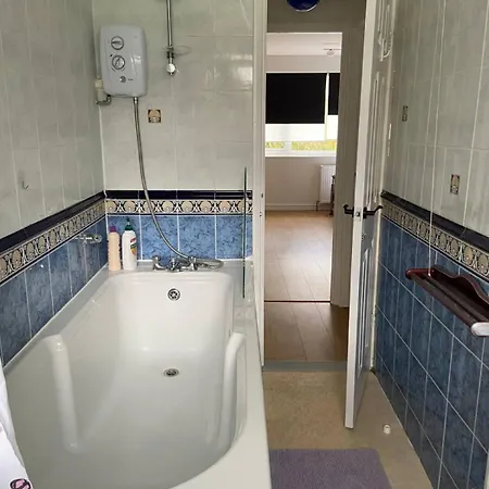 Spacious - 3 Double Beds - Wi-fi - Northwood - Free Parking Apartment Northwood (Greater London)