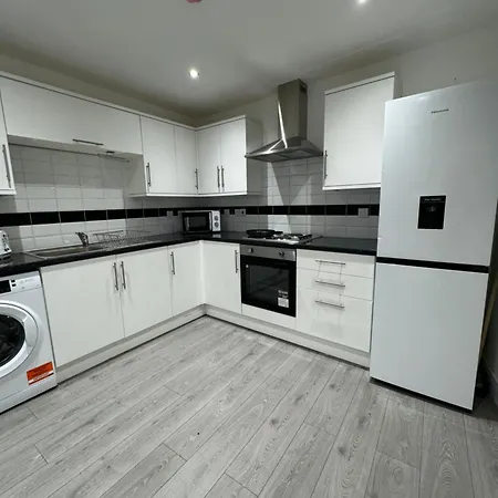 Apartment Fully Furnished 1 Bedroom Flat London