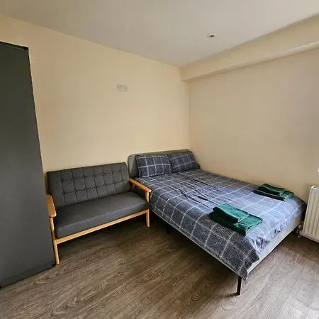 Private Near Ideal For Explorers Homestay
