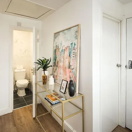 Apartment Me3 Cute Central Flat-2bdr-next To Queens Marry Hospital