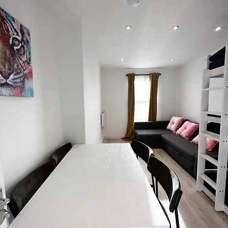 Apartment Flat A In Earlsfield