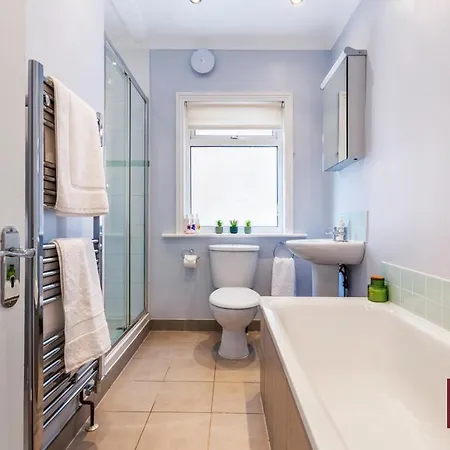 Kingston On Thames Pets Welcome Garden 3bed Kingston upon Thames (Greater London)