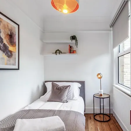 Kingston On Thames Pets Welcome Garden 3bed Holiday home