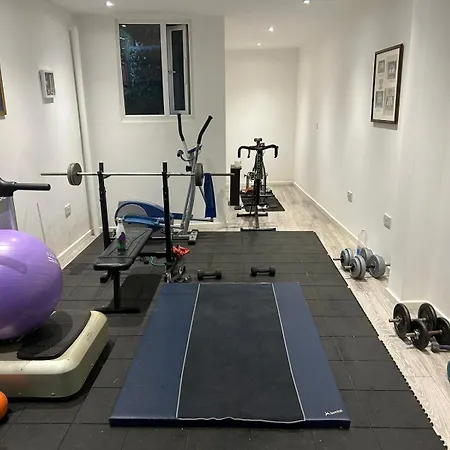 Large 3 Bed House With Separately Bookable Kingston upon Thames (Greater London)