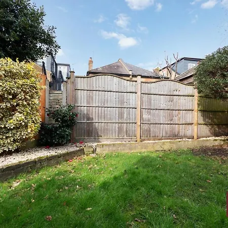 Kingston On Thames Pets Welcome Garden 3bed Kingston upon Thames (Greater London)
