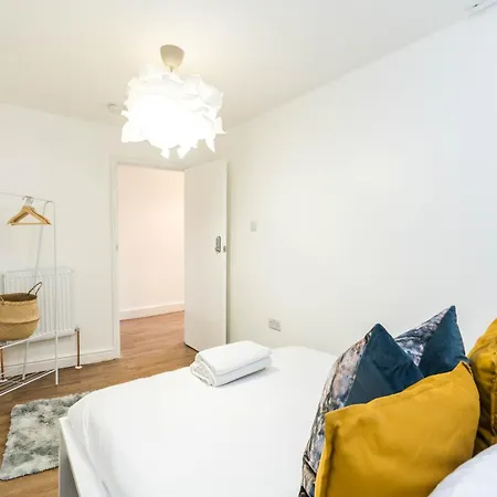 Apartment Me3 Cute Central Flat-2bdr-next To Queens Marry Hospital