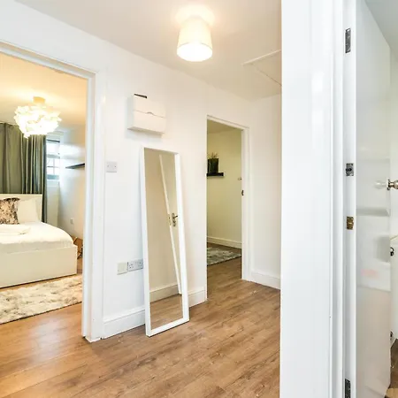 Me3 Cute Central Flat-2bdr-next To Queens Marry Hospital Apartment