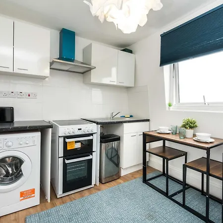 Me3 Cute Central Flat-2bdr-next To Queens Marry Hospital Apartment *