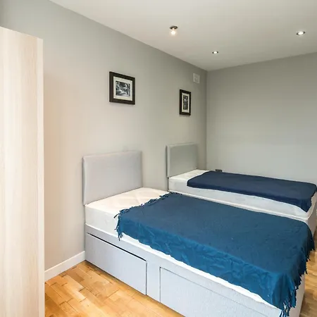 Cosy 2-beds, Shepherd Bush 아파트 *