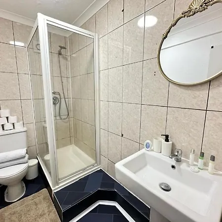 Hyde Park Studio Apartment *
