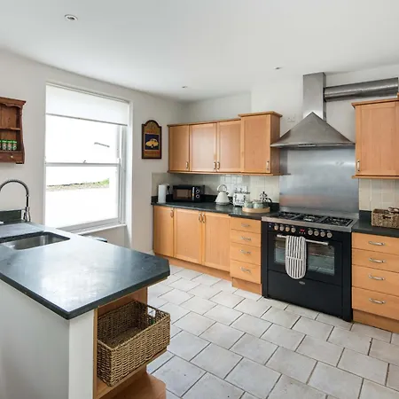 Charming Fulham Spacious With Modern Touches Ferienhaus London