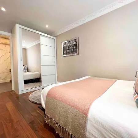 Harrods 4br 6bed House Ac Apartment