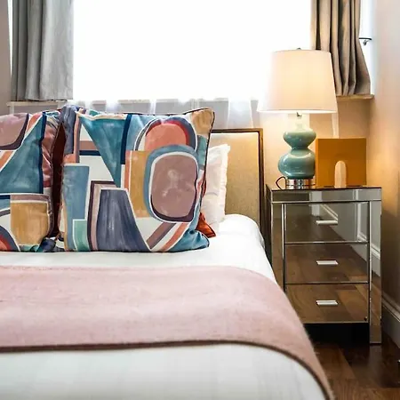 Harrods 4br 6bed House Ac Apartment