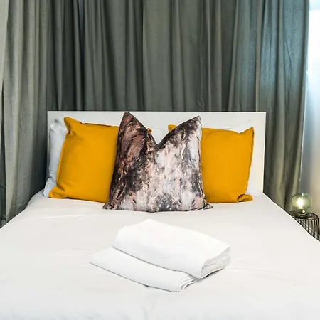 Me3 Cute Central Flat-2bdr-next To Queens Marry Hospital Apartment London