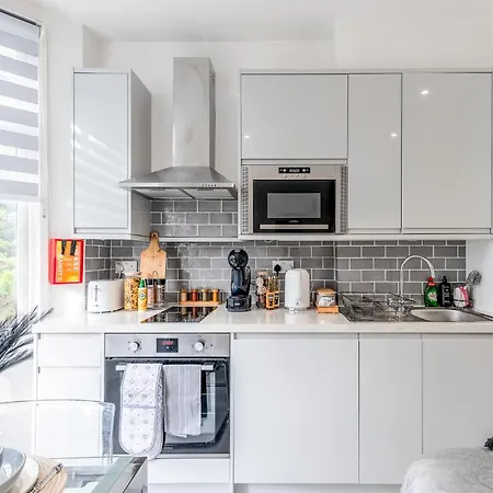 Livestay Tranquil Studio Retreat In *