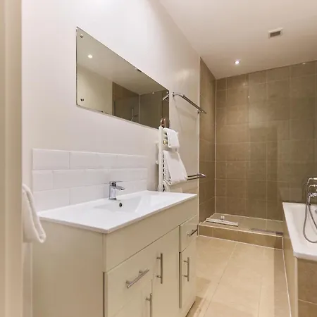 Apartment The West Kensington Hideout - Cozy 2bdr Flat With Garden *
