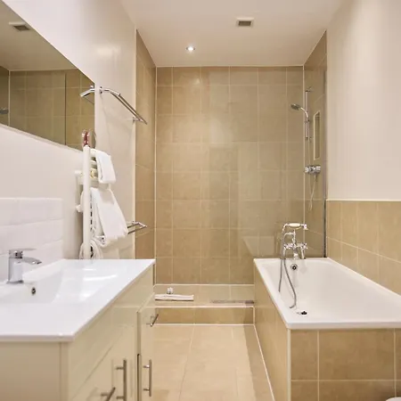 Apartment The West Kensington Hideout - Cozy 2bdr Flat With Garden