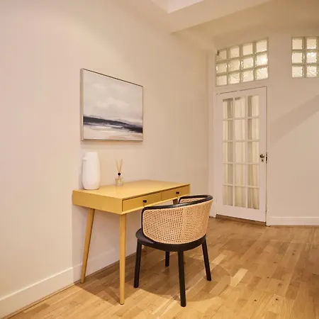 The West Kensington Hideout - Cozy 2bdr Flat With Garden