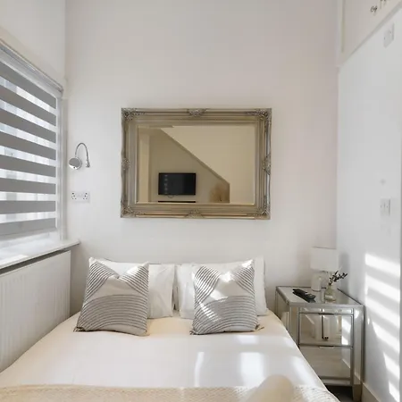 Livestay Tranquil Studio Retreat In Apartment Harrow