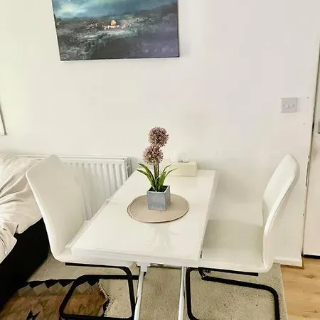 Yebss Colindale Apartment