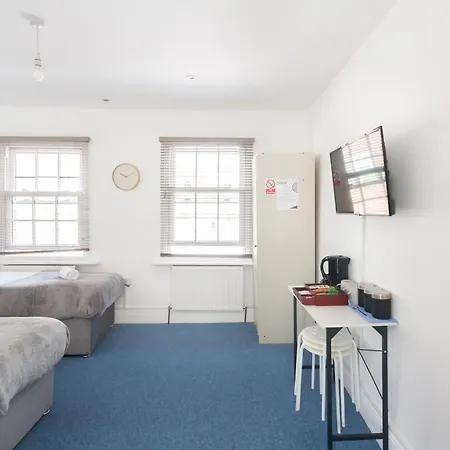 Budget Center Aldgate - Tower Bridge * Londen
