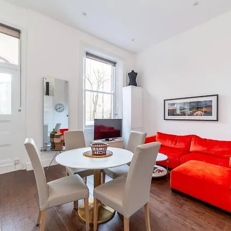 Modern & Trendy 1-bed In Earl's Court! *