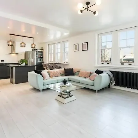 3 X Bedroom Riverside Flat With Hot Tub On Roof Terrace Apartment London