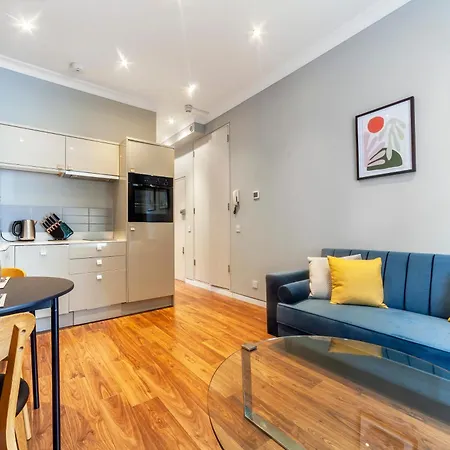 Bright & Modern 1bdr Flat Near Lakeside Road Apartment London