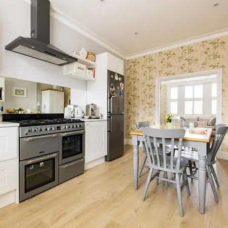 The Montagu - 2 Bedrooms With Terrace In Kensington Apartment *