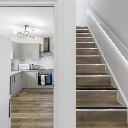 Shard View 2br Next Tower Bridge Apartment *