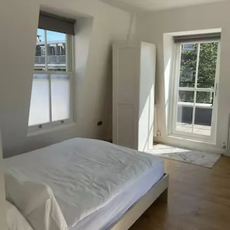 Apartment In Battersea Near Power Station/london Eye Bs3 London