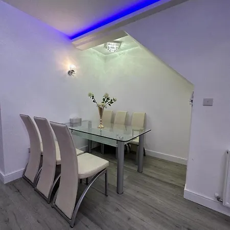 Apartment Impeccable 2-bed In London *