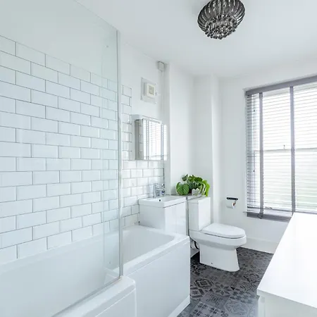 Peacefully Set 2level 2br Btw Brixton & Camberwell Londres