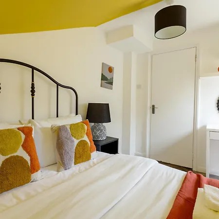 Peacefully Set 2level 2br Btw Brixton & Camberwell *