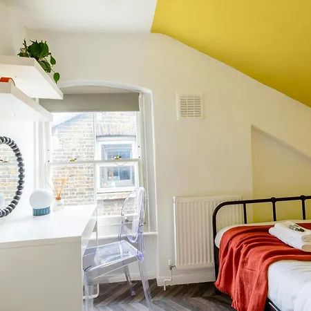Peacefully Set 2level 2br Btw Brixton & Camberwell *